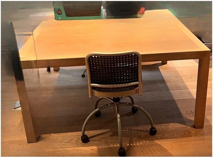 Tafel met bureaustoel en bureaulade, Ophalen, Gebruikt, 150 tot 200 cm, Vijf personen of meer