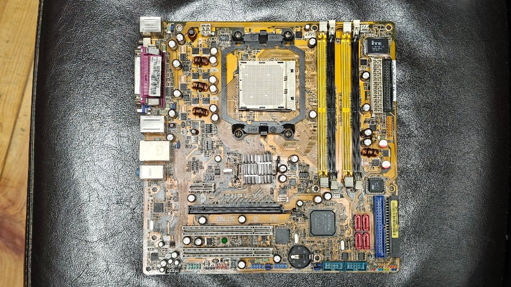 [DEFECT] Asus M2NPV-VM met add-on kaart, Gebruikt, Ophalen of Verzenden, Socket AM2, AMD