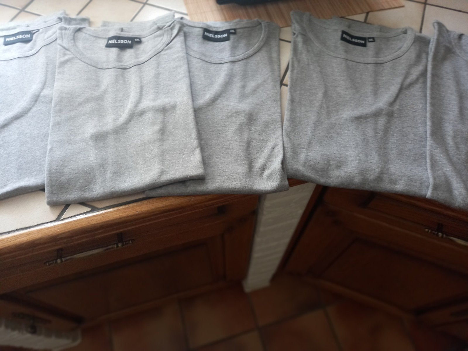 5 nouveaux t-shirts, gris pour l'été, taille L, Enlèvement, Gris
