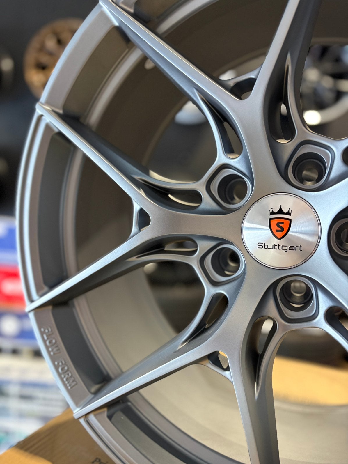 20” stuttgart sf13 matt gunmetal, Ophalen