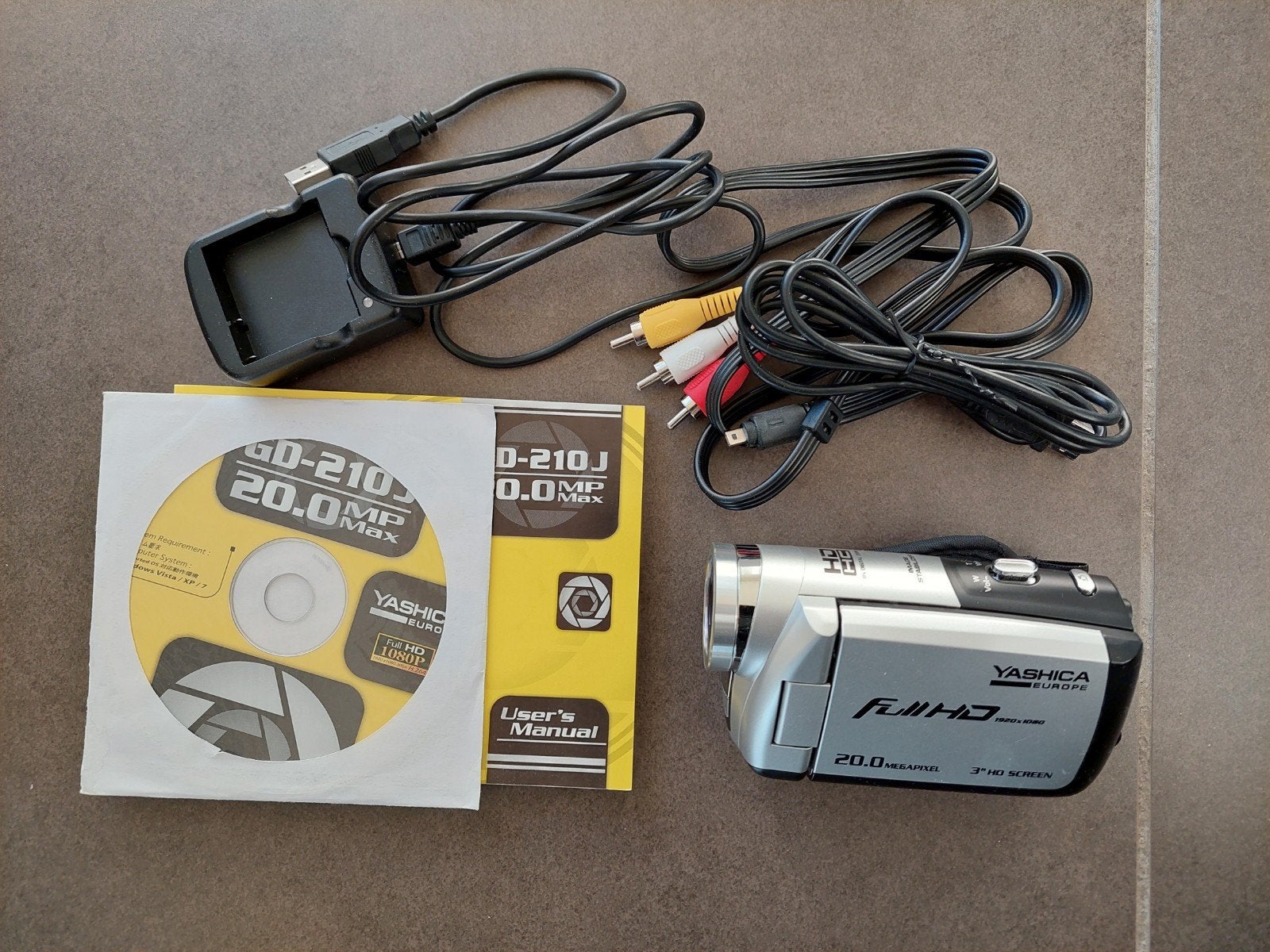 Yashica GD-210J videocamera, Audio, Tv en Foto, Videocamera's Digitaal, Zo goed als nieuw, 8 tot 20x, Geheugenkaart, Camera