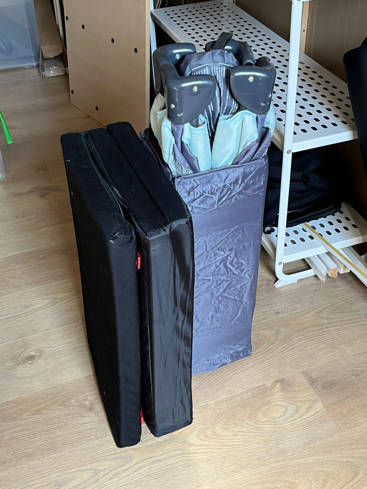 Baby reisbedje + matras, Kinderen en Baby's, Ophalen, Zo goed als nieuw, Matras