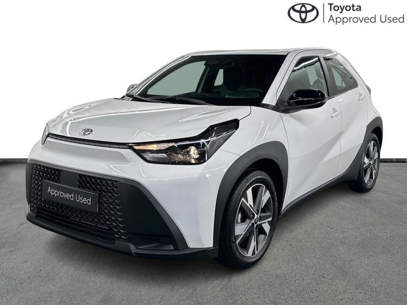 Toyota Aygo 116hp HEV Comfort | heated seats, Automaat, Adaptive Cruise Control, Wit, 1490 cc