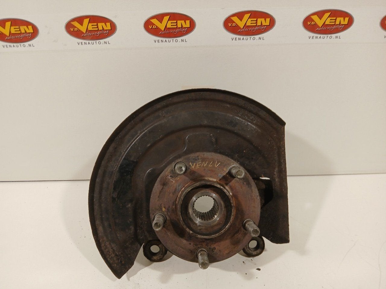 Wielnaaf links voor Nissan Juke, Onderdelen@venauto.nl, Van der Ven Autorecycling B.V., Gebruikt, Ettenseweg 76, 4706 PB Roosendaal, The Netherlands