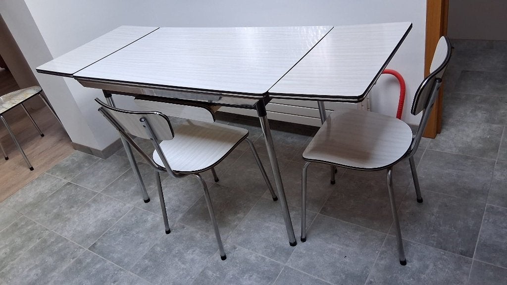 table de cuisine gratuite des années 70, Enlèvement, Utilisé