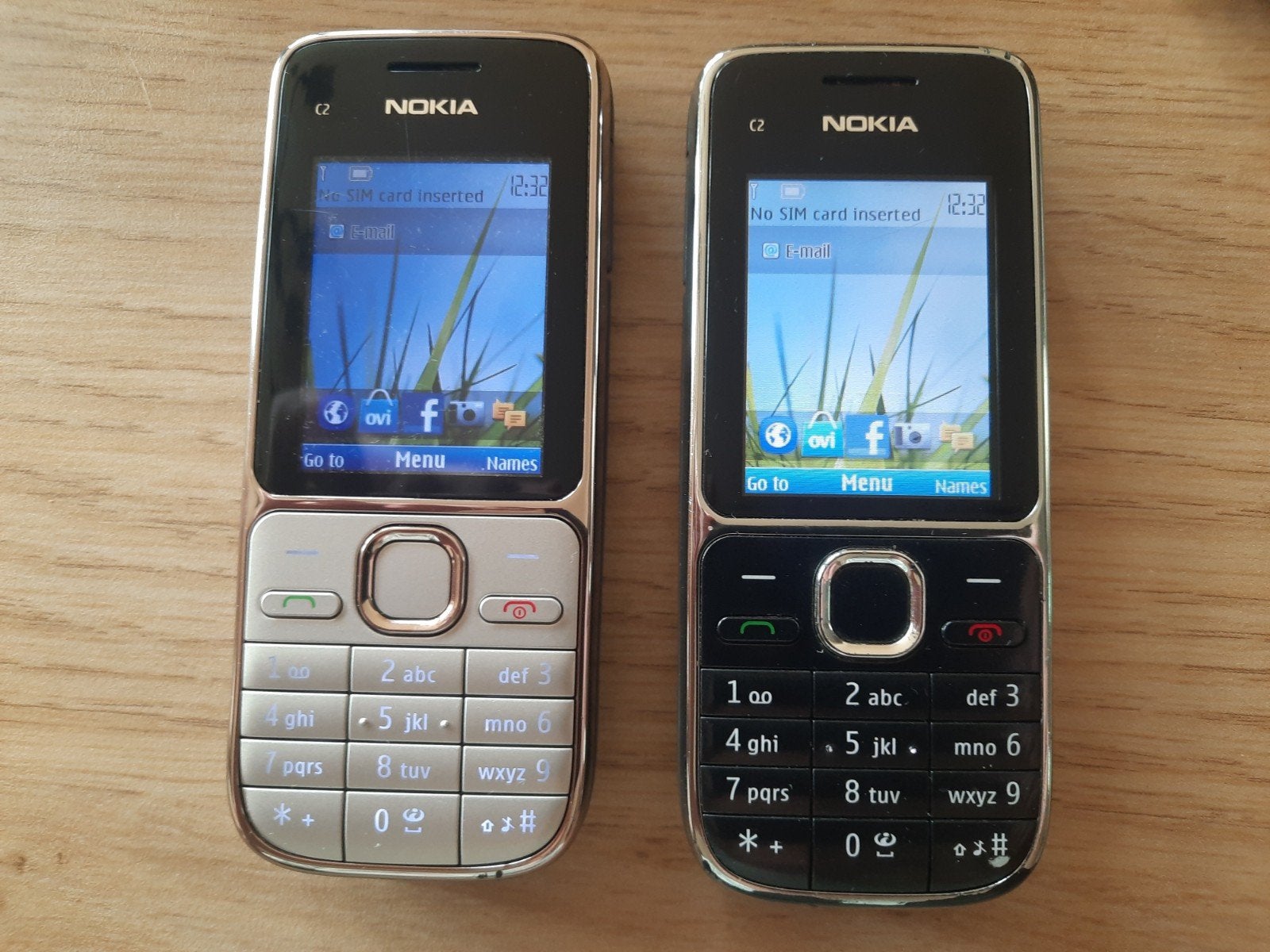 nokia rm-721 met opladers. werken nog goed., Télécoms, Enlèvement ou Envoi, Classique ou Candybar, Clavier physique, 3 à 6 mégapixels