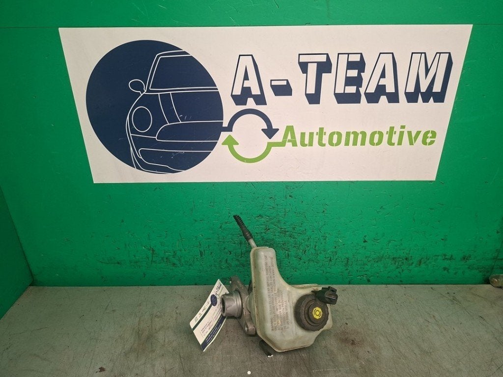 MAITRE CYLINDRE DE FREIN Volkswagen Passat Variant (3C5), Volkswagen, Volkswagen AG, Utilisé, Kundenbetreuung@volkswagen.de