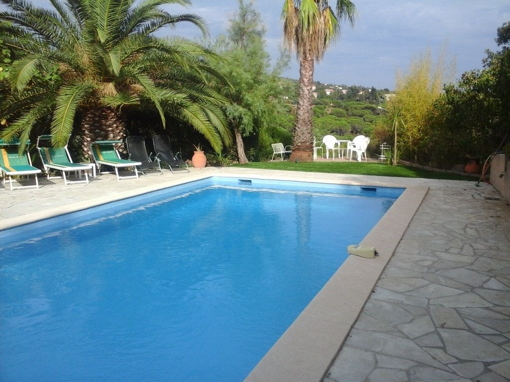 VILLA À LOUER AVEC PISCINE -Côte d'Azur/Issambres/Ste Maxime, Vacances, Propriétaire, Village, Maison de campagne ou Villa, 4 chambres ou plus