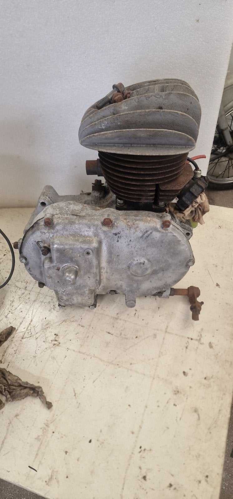 zundapp bella, Motoren, Ophalen