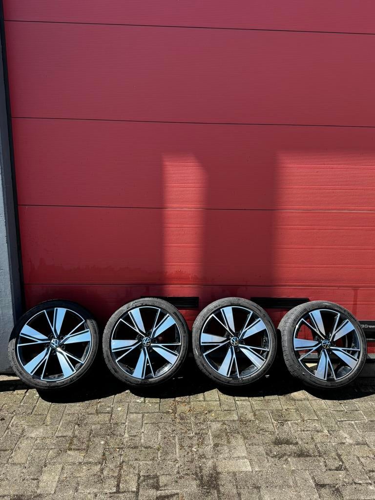 Volkswagen Golf 8 GTE originele velgen Bridgestone 18 inch, Auto-onderdelen, Banden en Velgen, Ophalen, 18 inch, Gebruikt, Band(en)