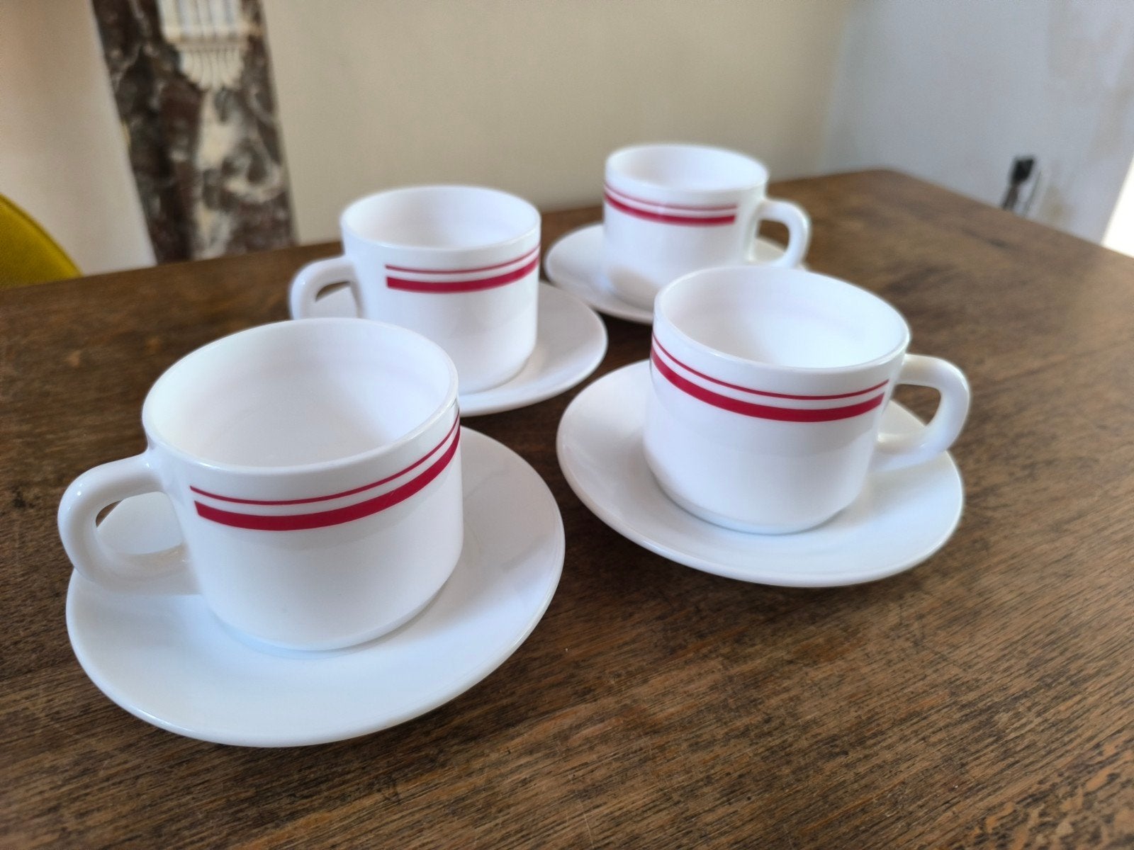 4 retro kopjes en schoteltjes, Enlèvement ou Envoi