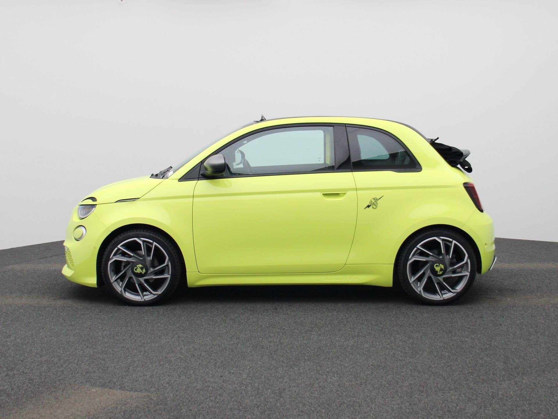 Fiat 500C Abarth Scorpionissima 42 kWh (automatique), 1305 kg, Entreprise, Carnet d'entretien, Alcantara