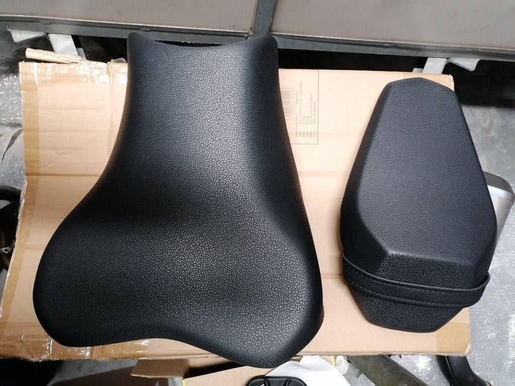 KAWASAKI Z900 2017-2024 jeux de selles origines état impec, Motoren, Accessoires | Overige, Ophalen