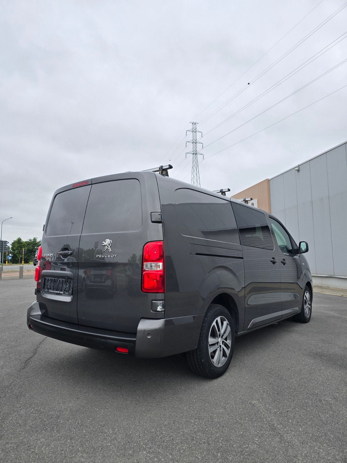 Caméra Cargo//Navi légère 6 places Peugeot Expert à cabine d, Argent ou Gris, Achat, Entreprise, Boîte manuelle
