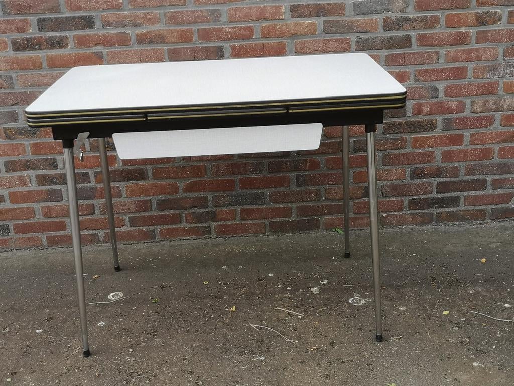 Formica.. vintage suédois... table de cuisine/travail... ann, Enlèvement ou Envoi