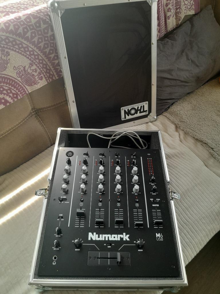 Numark M6 USB 4 Kanaals mixer, Muziek en Instrumenten, Mengpanelen, Ophalen, Zo goed als nieuw, Minder dan 5 kanalen