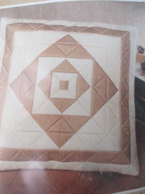 naaldkussen - 40x40 cm, Hobby en Vrije tijd, Borduren en Borduurmachines, Ophalen of Verzenden