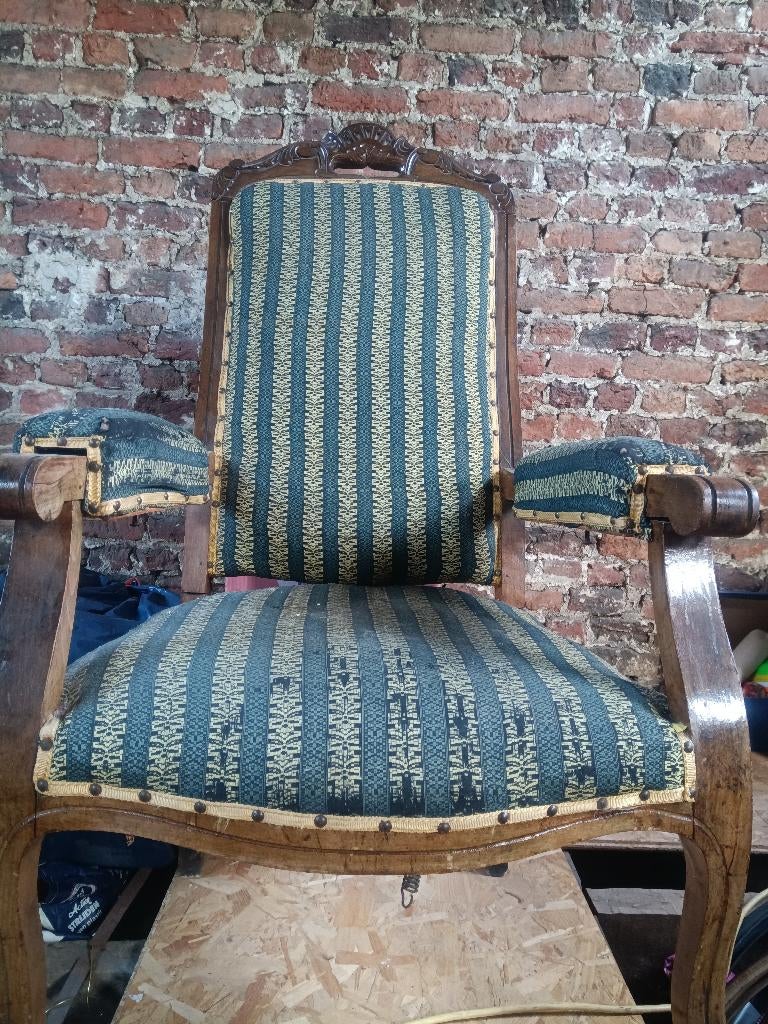 Grote antieke fauteuil — Meer dan 100 jaar oud restaureren, Antiek en Kunst, Ophalen