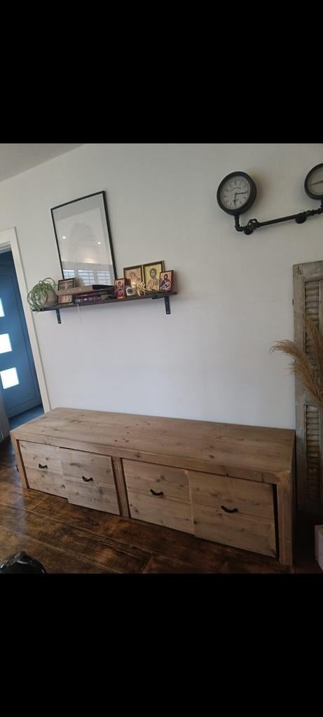 Tv-kast steigerhout, Ophalen