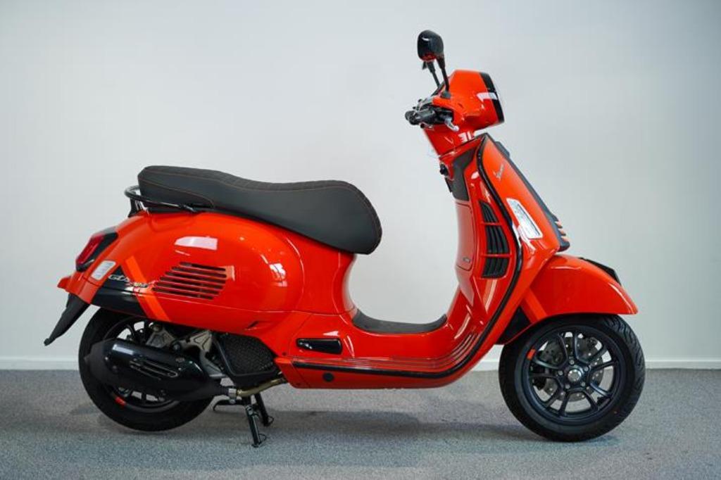 VESPA GTS 125 SUPERSPORT ABS 11KW A1/B, Scooter, Entreprise, 1 cylindre, 125 cm³