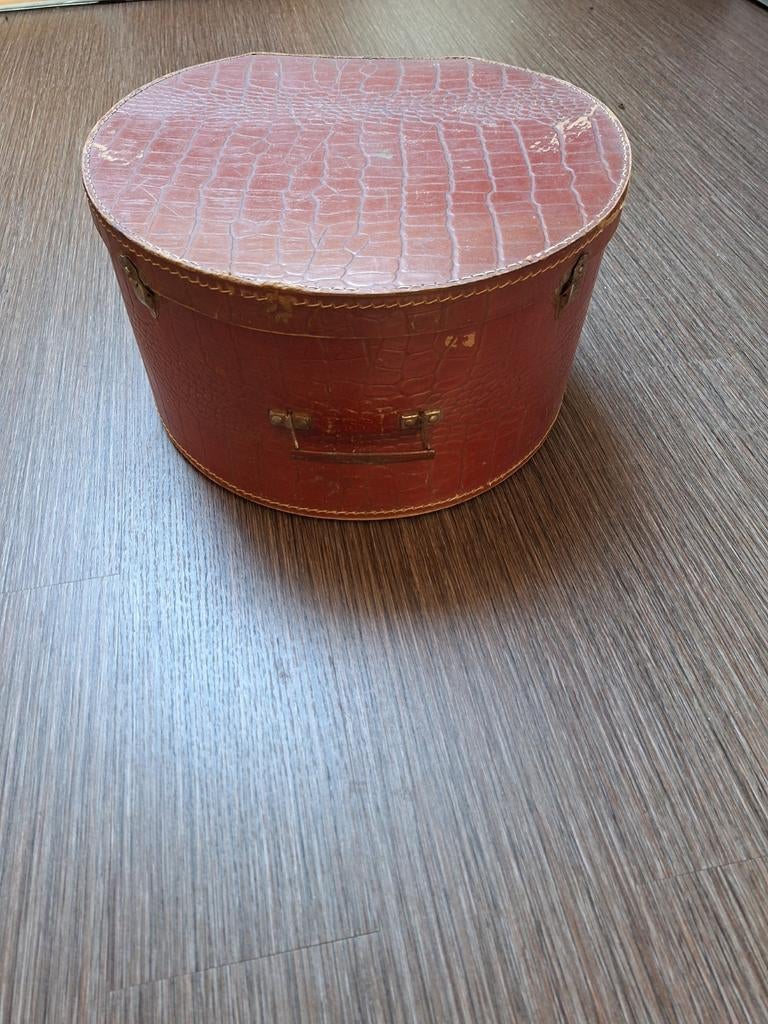 Vintage hoedendoos in goede staat, Enlèvement, Comme neuf
