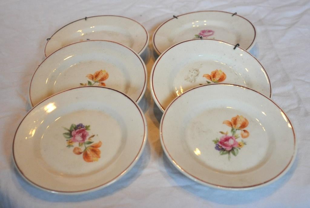 6 petites assiettes murales décor fleurs, Enlèvement ou Envoi