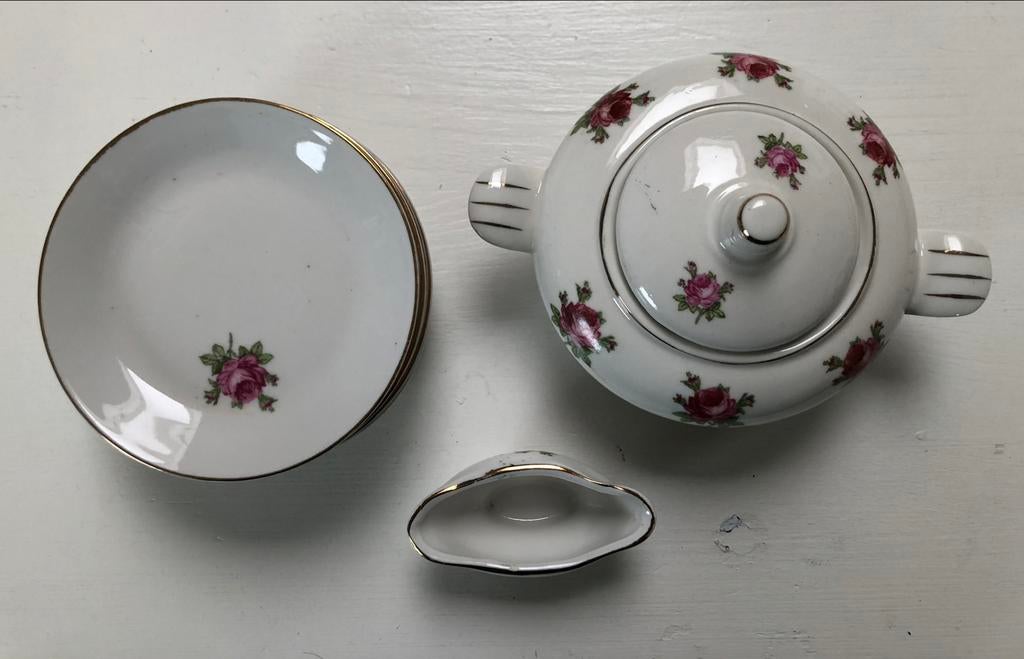 vaisselle en porcelaine roses : assiettes, sucrier, plat, Antiquités & Art, Antiquités | Services (vaisselle) pièces, Enlèvement ou Envoi