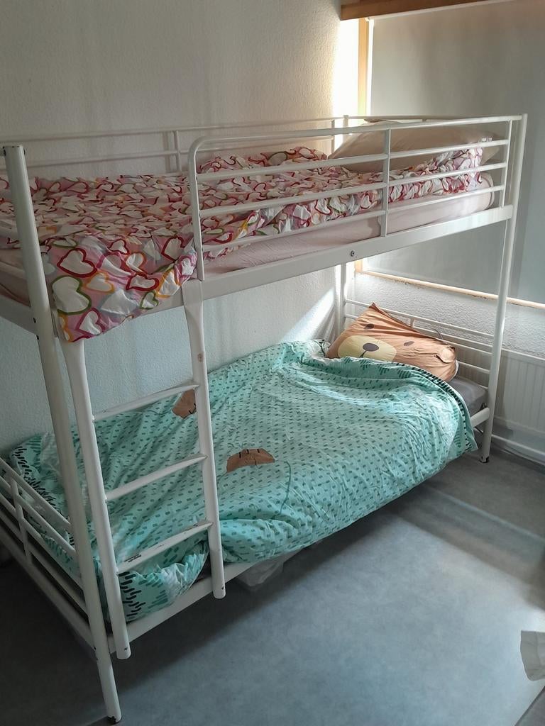 Stapelbed  zonder matelas 80€, Huis en Inrichting, Ophalen