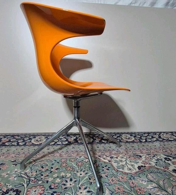 Design stoel gemaakt in Italië, Ophalen