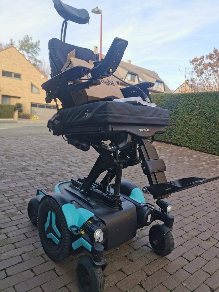 Permobiel M3 elektrische rolstoel rolwagen info 0488826971, Diversen, Rolstoelen, Zo goed als nieuw, Elektrische rolstoel, Inklapbaar