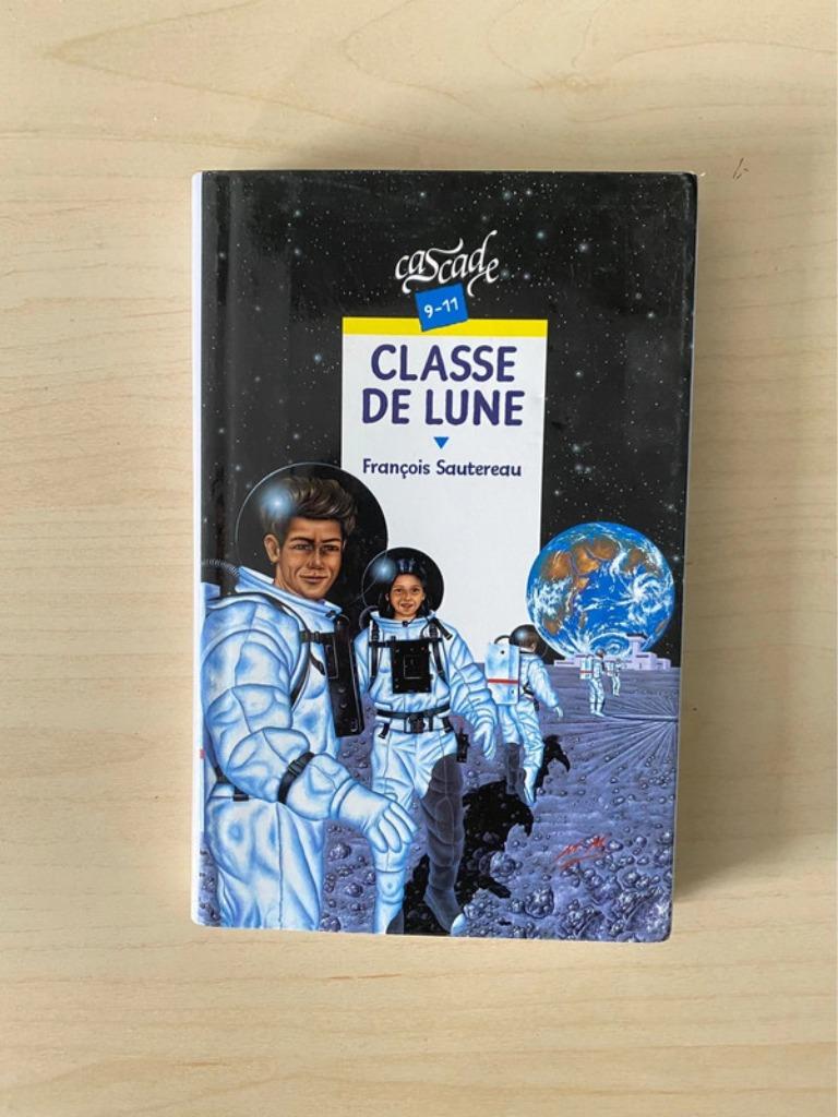 Moon Class-boek, Ophalen of Verzenden, Gelezen