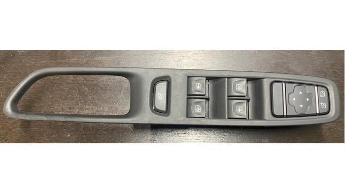 Commutateur vitre électrique d'un Renault Captur, Autos : Pièces & Accessoires, Tableau de bord & Interrupteurs, Renault, Utilisé