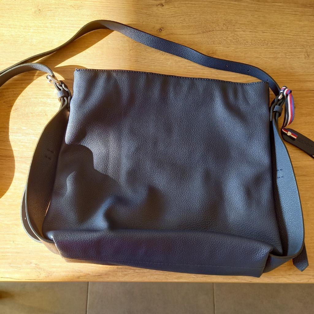 Handtas blauw leder Esprit, Bijoux, Sacs & Beauté, Sacs | Sacs à bandoulière, Cuir, Esprit, Comme neuf, Enlèvement
