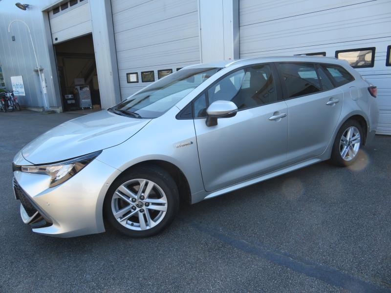 Toyota Corolla Touring Sports Dynamic Plus, Automaat, https://public.car-pass.be/vhr/5221d7ae-2968-48f4-935a-28580ee22a6e, Zwart