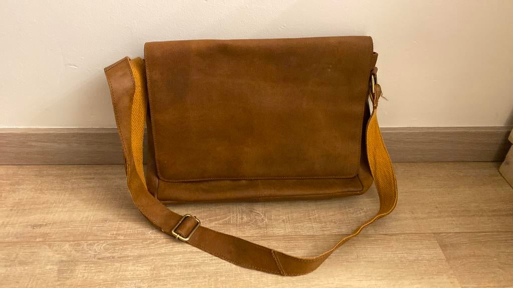 Lederen tas in camel kleur, Ophalen, Zo goed als nieuw