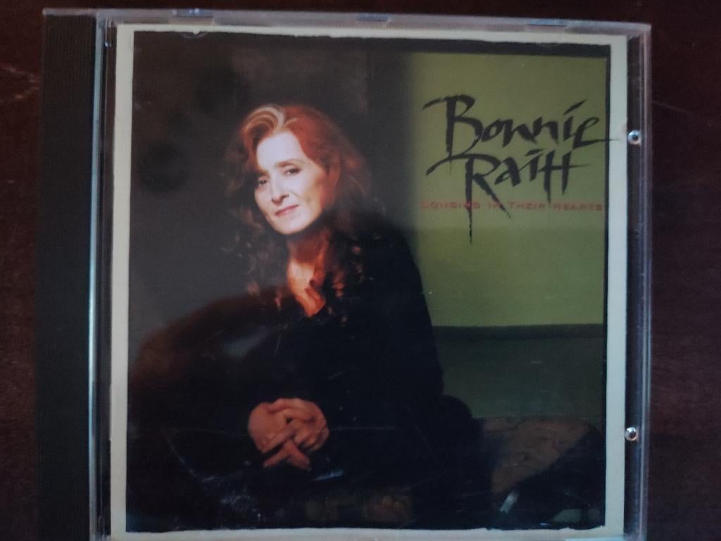 CD : BONNIE RIATT - LONGING IN THEIR HEARTS, Ophalen of Verzenden