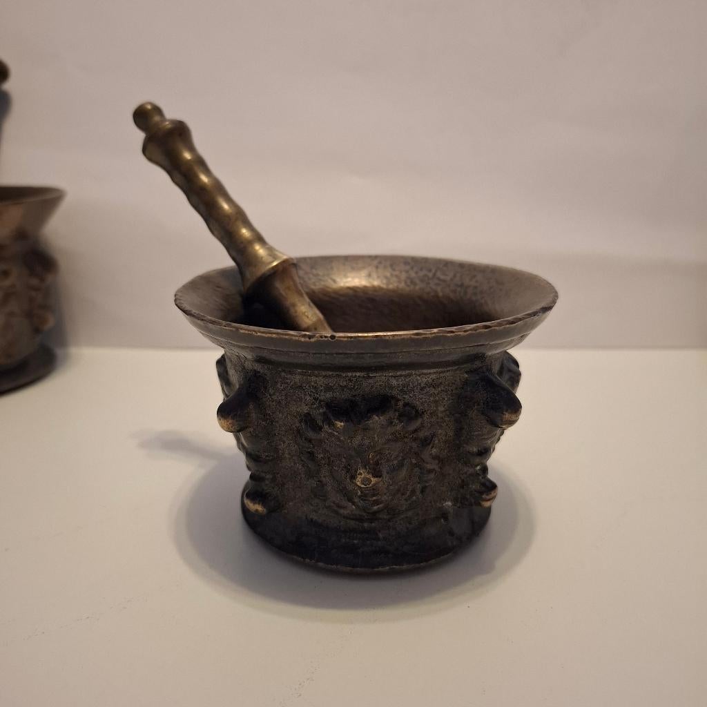 antieke Spaanse bronzen vijzel 18e eeuw met stamper, Verzenden, Brons