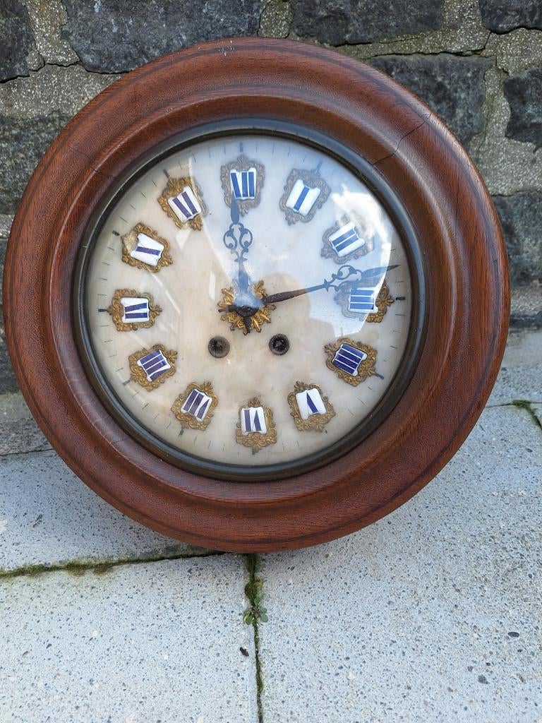 Antieke wandklok, Ophalen