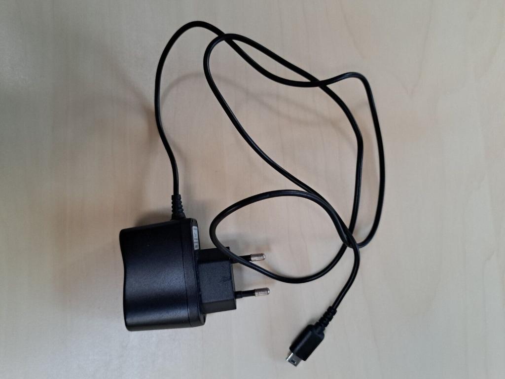 gratis oplader ac adapter ingang ac 100v 240v 60hz, Ophalen of Verzenden, Gebruikt