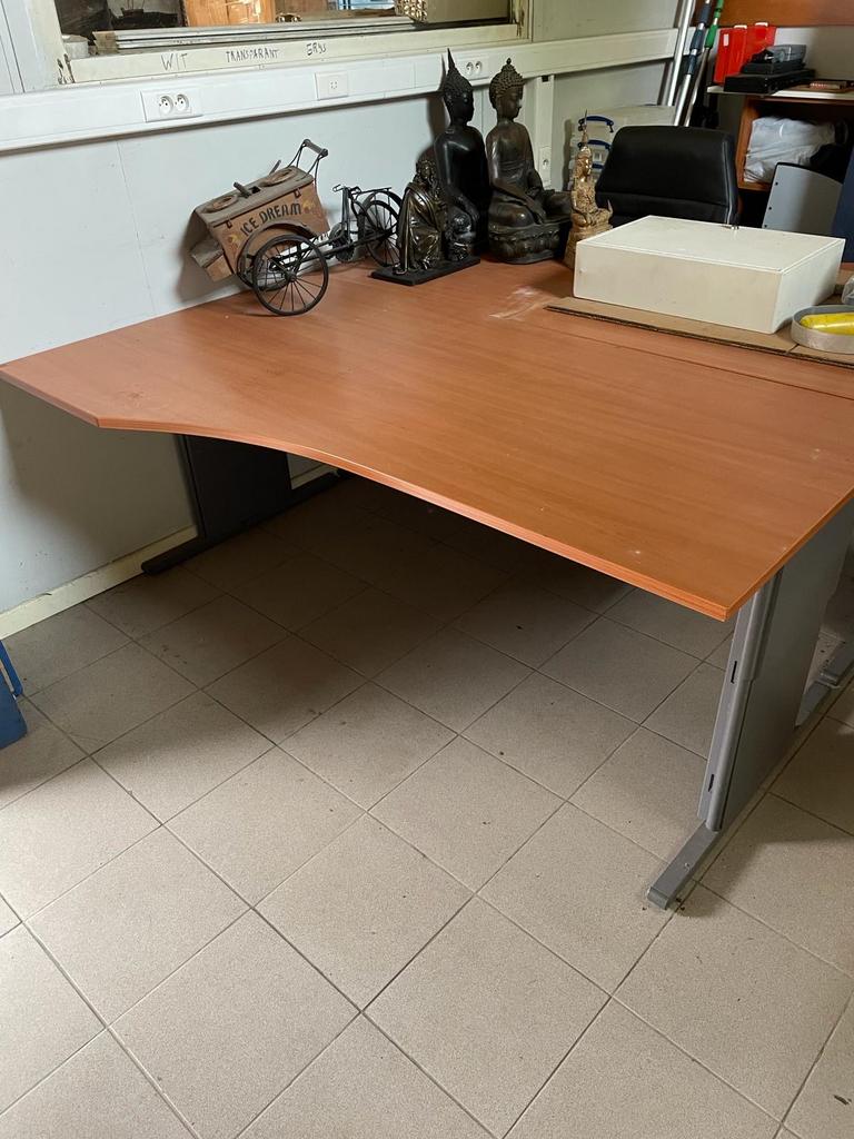 2x Bulo bureau 180 cm – donkergrijs metalen onderstel, Ophalen, Zo goed als nieuw
