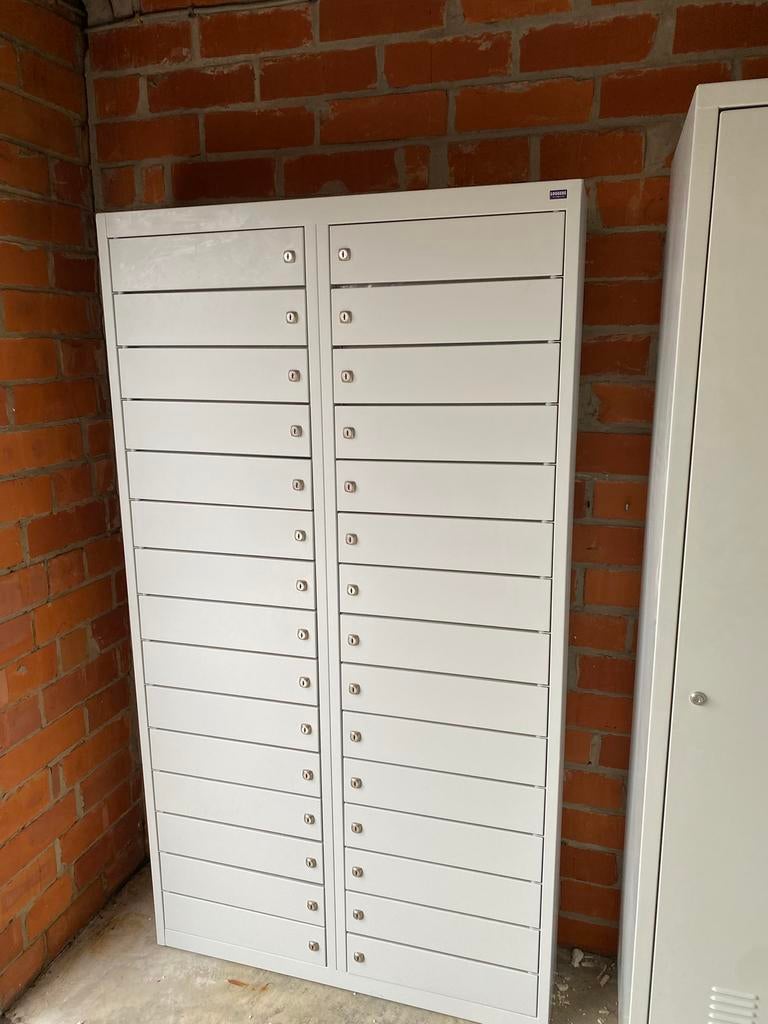 Lockerkast kantoor, Zakelijke goederen, Ophalen