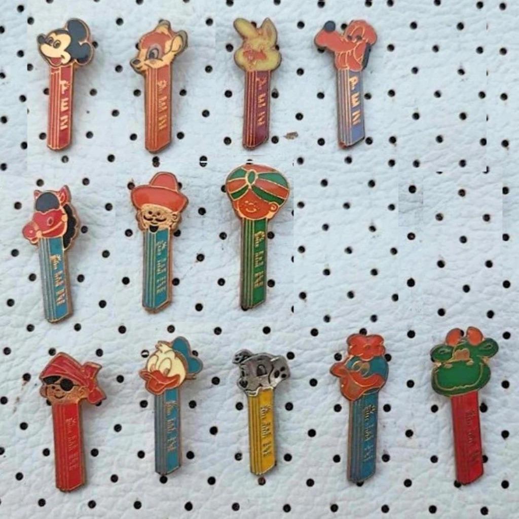 12 épingles PEZ / épingle distributeur / distributeurs PEZ, Enlèvement ou Envoi, Comme neuf