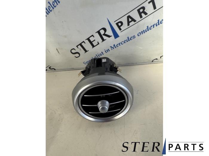 Luchtrooster Dashboard van een Mercedes C-Klasse, Gebruikt, -, Ophalen of Verzenden, -
