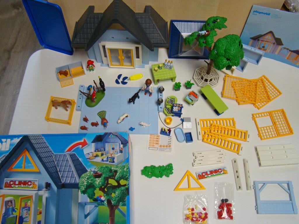playmobil dierenpraktijk 4343 = dierenkliniek wei kooi dier, Ophalen of Verzenden, Zo goed als nieuw, Complete set