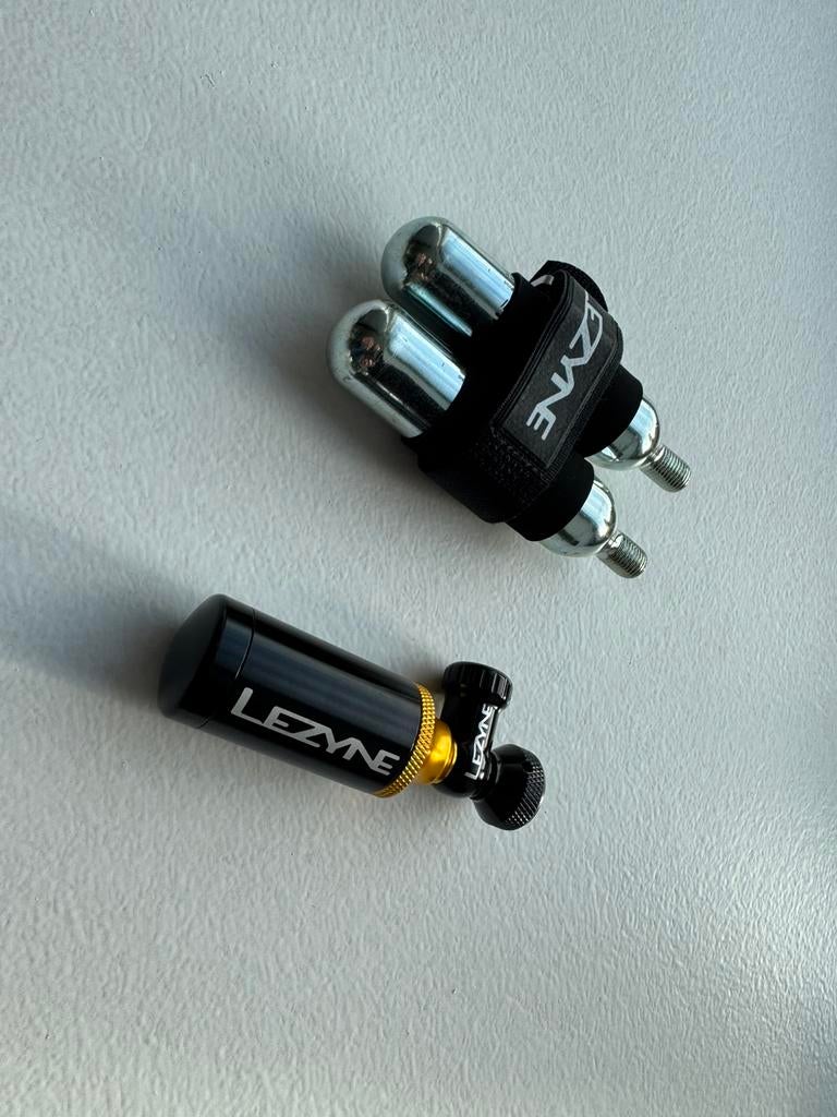 Lezyne Tubeless CO2 Blaster CO2 Pomp met 2x CO2 patroon, Fietsen en Brommers, Ophalen, Nieuw