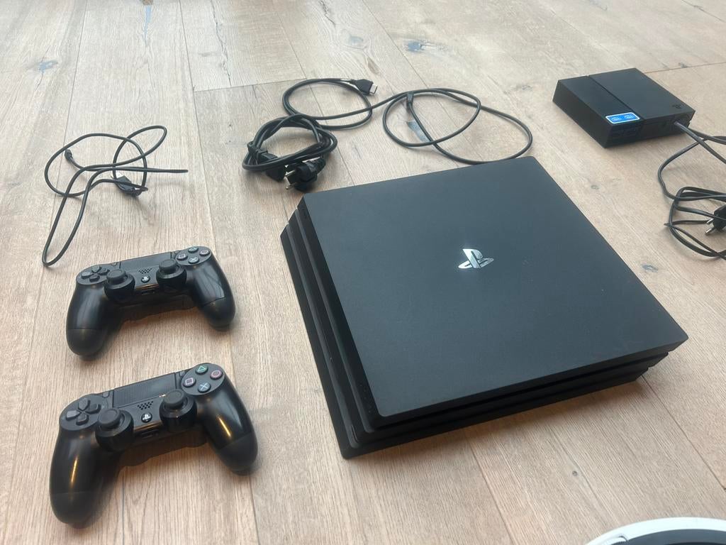 PlayStation 4 met VR bril en games, Ophalen, Met 2 controllers, Zo goed als nieuw, Original