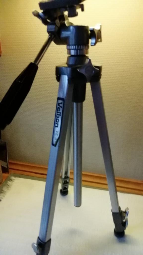 Statief Velbon V-3, Avec rotule, 150 à 175 cm, Enlèvement, Utilisé