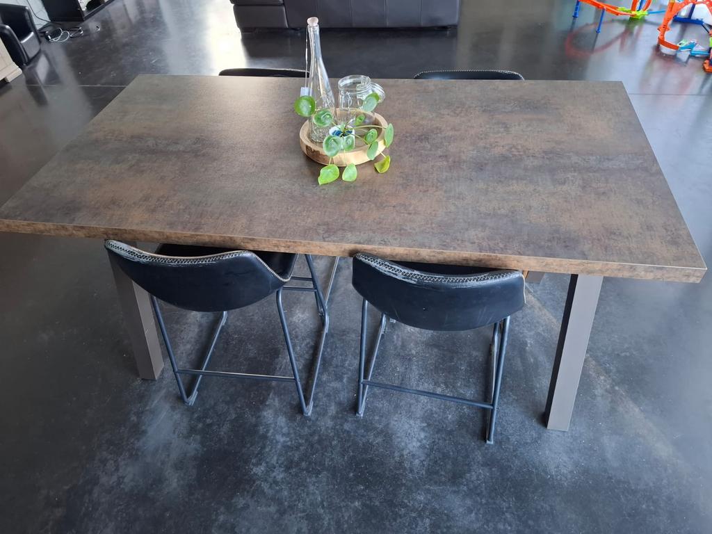 Tafel, Ophalen, Zo goed als nieuw