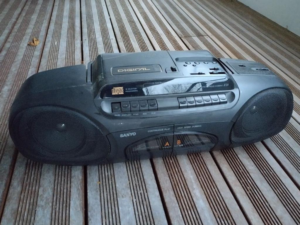 Radio cassettes Sanyo MCD-Z31L, Enlèvement ou Envoi, Utilisé, Radio, Avec lecteur de CD