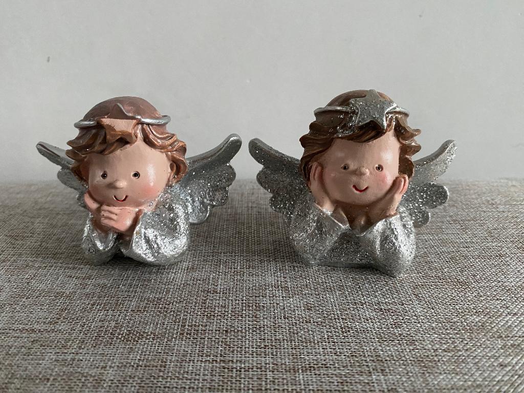 2 beeldjes van engeltjes, Verzamelen, Beelden en Beeldjes, Ophalen of Verzenden, Zo goed als nieuw, Religie